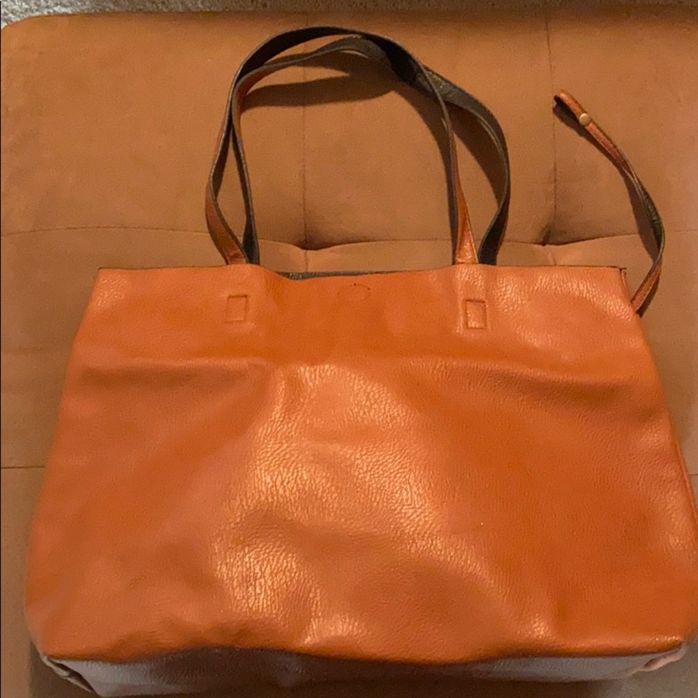Reversible leather tote bag
